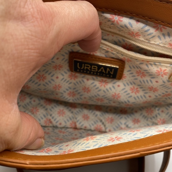 Urban Expression CeCe round basket weave, crossbody purse. Certified Vegan,brown - Picture 4 of 10